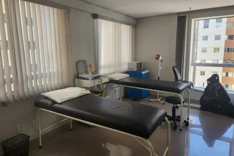 Sala de fisioterapia em Águas Claras com vista para a cidade Sala de fisioterapia em Águas Claras com vista para a cidade