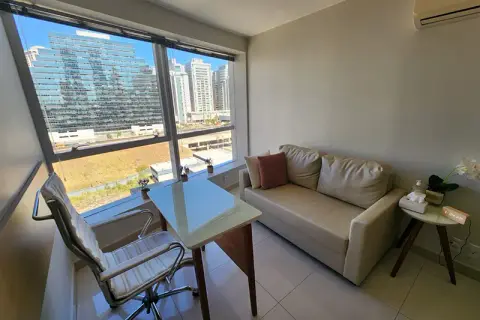 Ambiente de terapia da Clínica BEM-VIE no Edifício E-Business Ambiente de terapia da Clínica BEM-VIE no Edifício E-Business